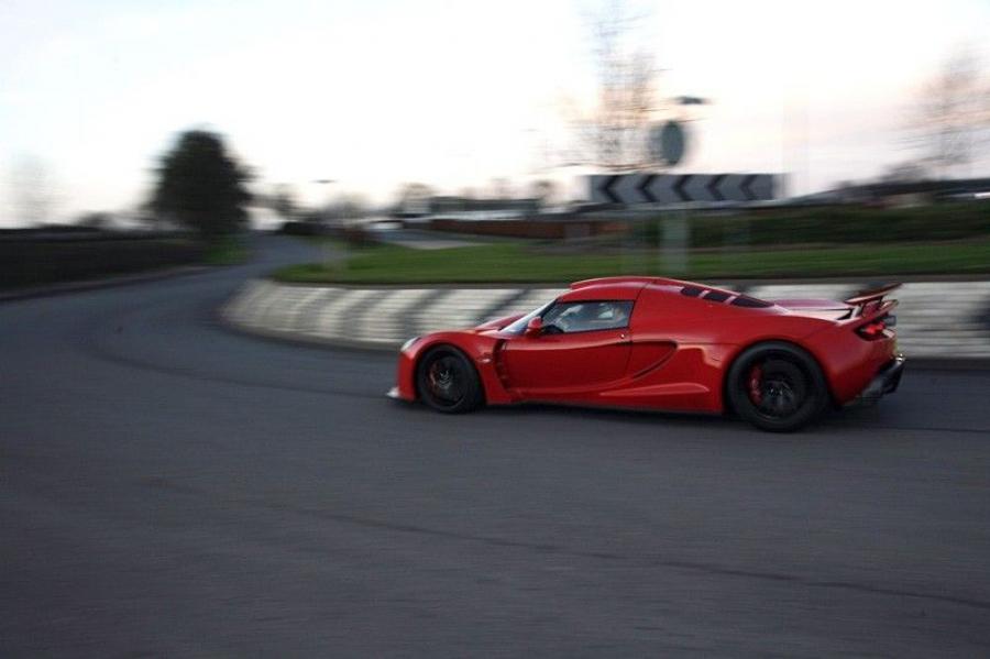 Hennessey Venom GT Red 2011 года  (фото 4 из 27)
